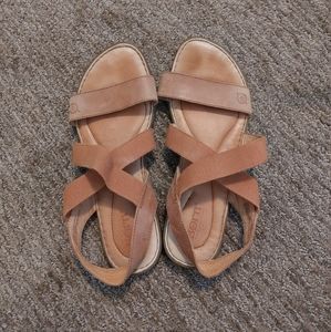Born sandals